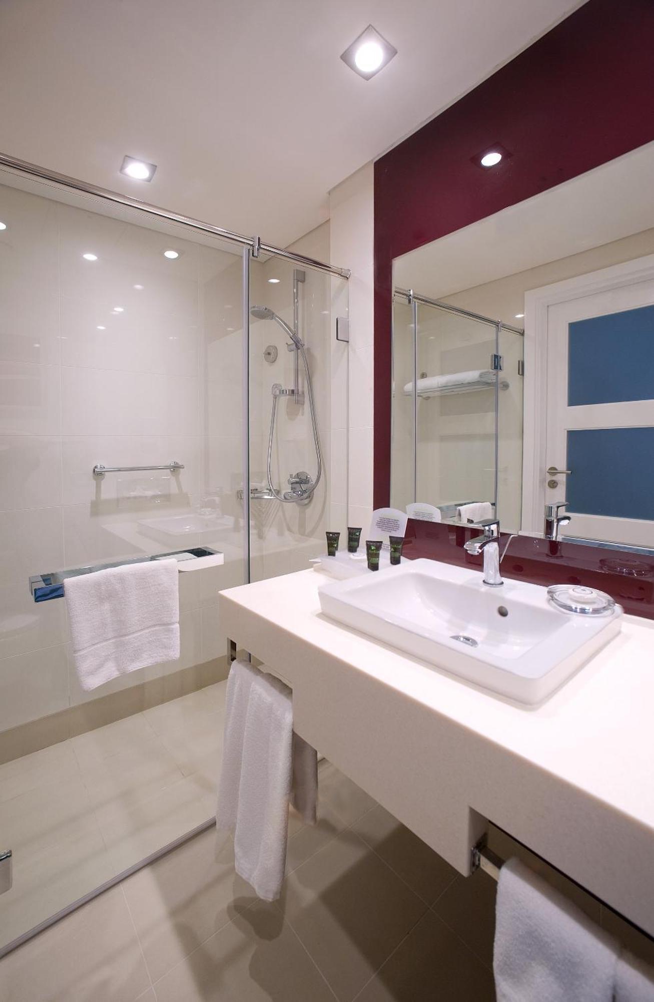 Standard Twin Room - High Floor,989314585:JPEG