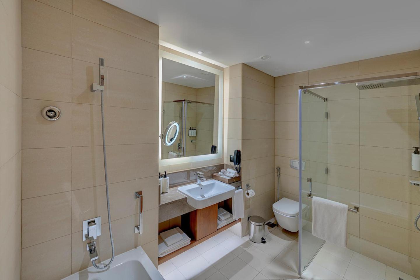 Premium Zimmer mit Kingsize-Bett und Gartenblick – Zugang zur Lounge
