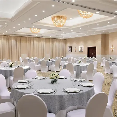 Crowne Plaza Muscat By Ihg-3